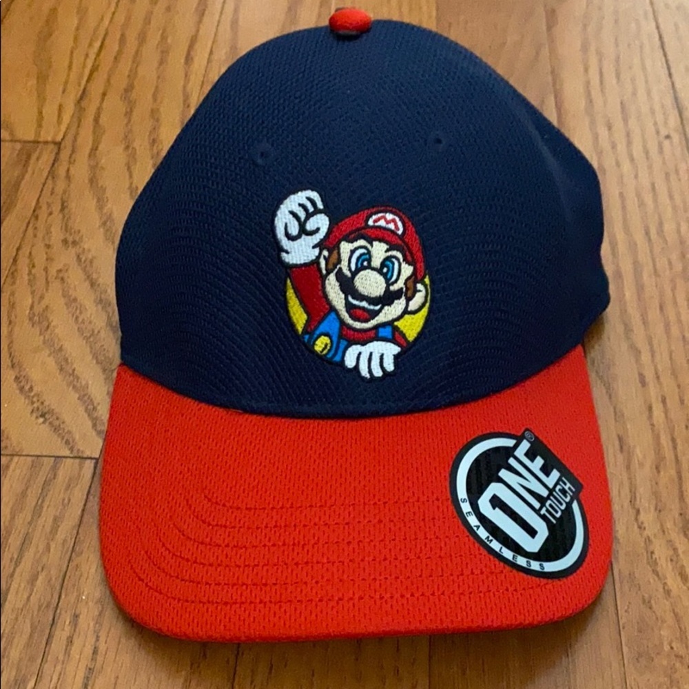 Super Mario hat NWT